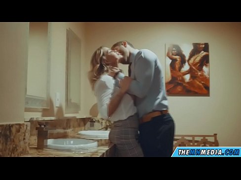 ❤️ Rehefa mamitaka anao ao amin'ny trano fidiovana ho an'ny besinimaro ny blonde be busty ️ Analy pôrnôgrafia amin'ny mg.xxxsexjav.ru ️❤